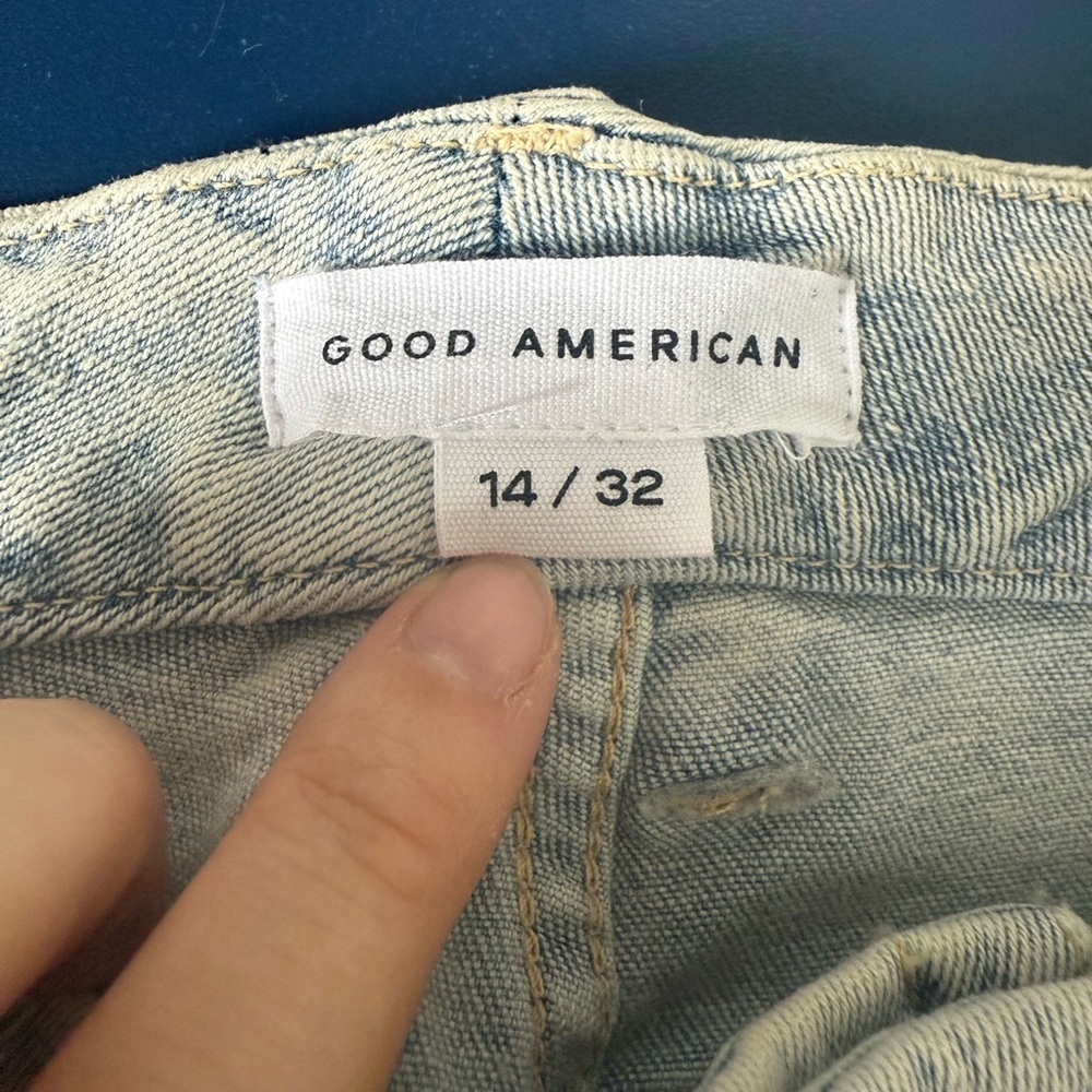 NWT Good American Good Legs Crop Jeans - Picture 2 of 7